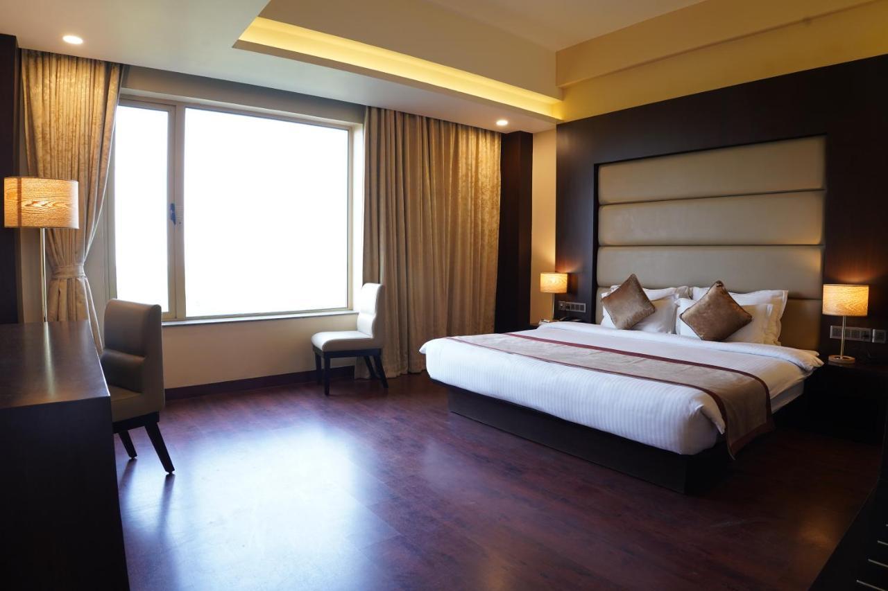 Vivanta Jamshedpur, Golmuri エクステリア 写真